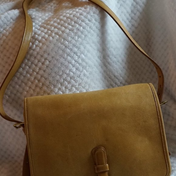Gorgeous Vintage 1970's Tan Leather Coach Messenge - Picture 5 of 10